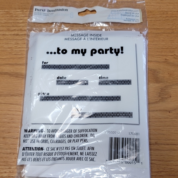 2 8 Pack of Super Mario Bros Party Invitations 2011 - Picture 3 of 4